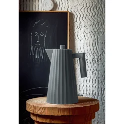 Alessi Kochwelt Entdecken|Wasserkocher|Wasserkocher 1,0 l 2400 W Plissé grau