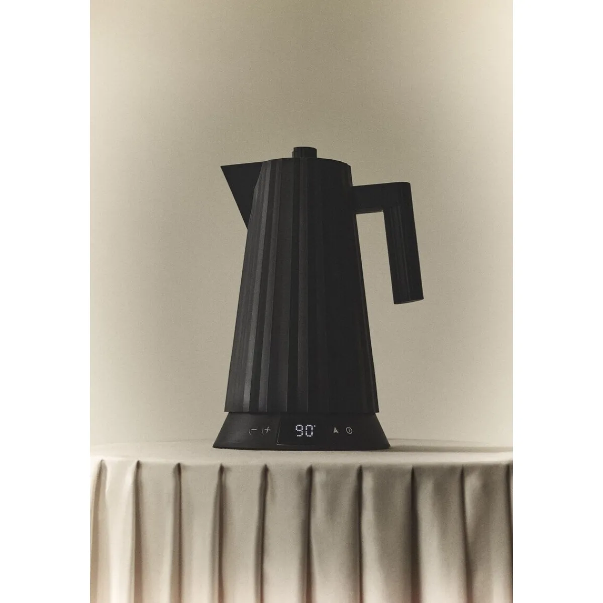 Wasserkocher 1,7 l 2200 W Plissé schwarz<Alessi Sale