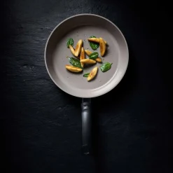 Fissler Kochwelt Entdecken|Pfannen|Pfanne 28 cm Ceratal Comfort grau
