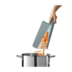 Schneidebrett faltbar 45x26 cm Chop2Pot Plus blassblau<Joseph Joseph Discount