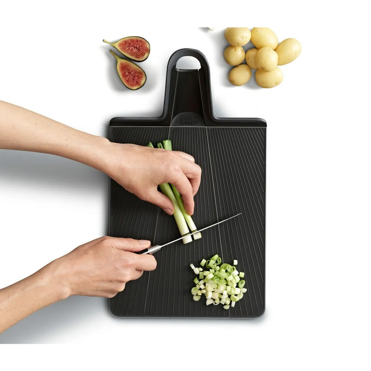 Schneidebrett faltbar 45x26 cm Chop2Pot Plus schwarz<Joseph Joseph Best