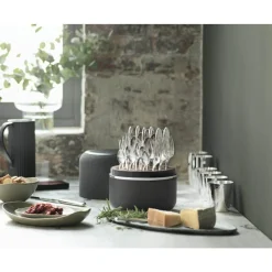 The Box - Martelé 150 g versilbert inkl. 24-tlg Besteckset<Robbe & Berking Online