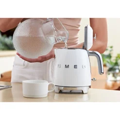 Smeg Kochwelt Entdecken|Wasserkocher|Mini-Wasserkocher 0,8 l 1400 W 50’s Style weiss