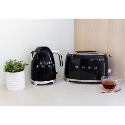 2-Schlitz-Toaster TSF01 950 W 50's Style schwarz<Smeg Hot